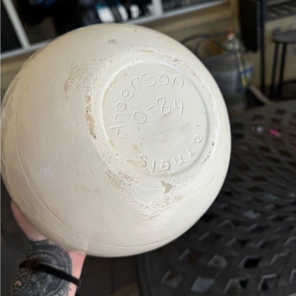 Elegant Cream Ceramic Vase - Picture 7 of 9